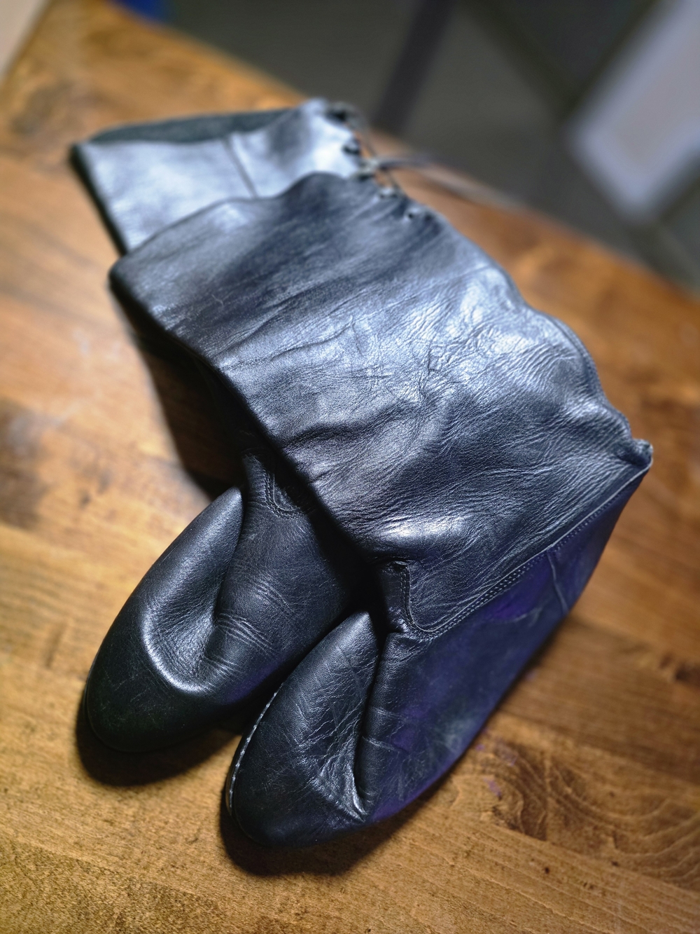 Men's Black Leather Fold-Over Gloves